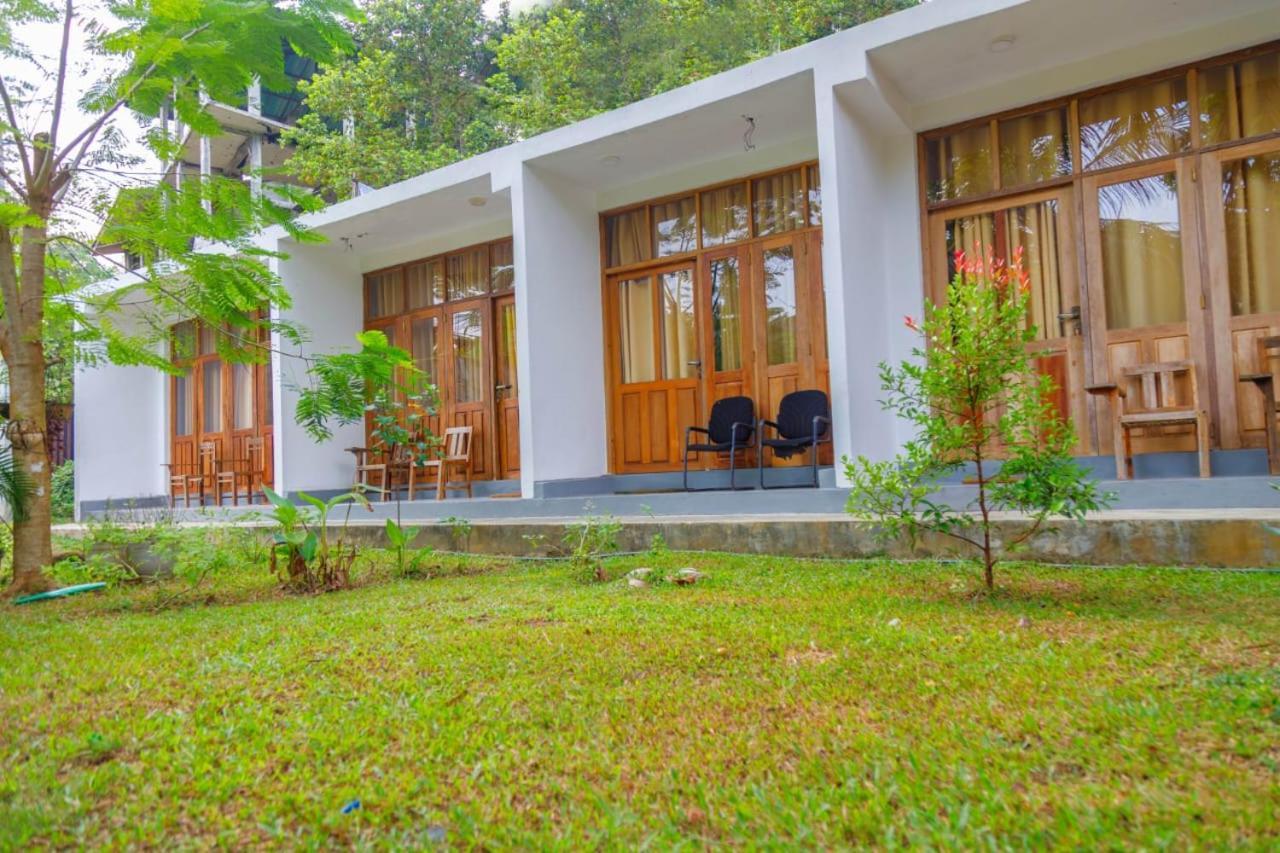Talalla Ocean Beach Bungalow Matara Buitenkant foto