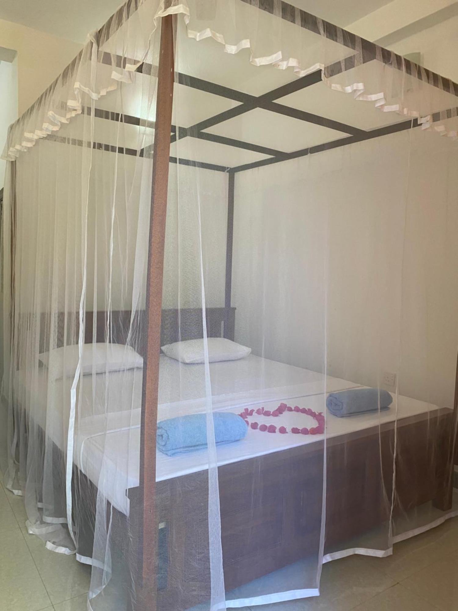 Talalla Ocean Beach Bungalow Matara Buitenkant foto