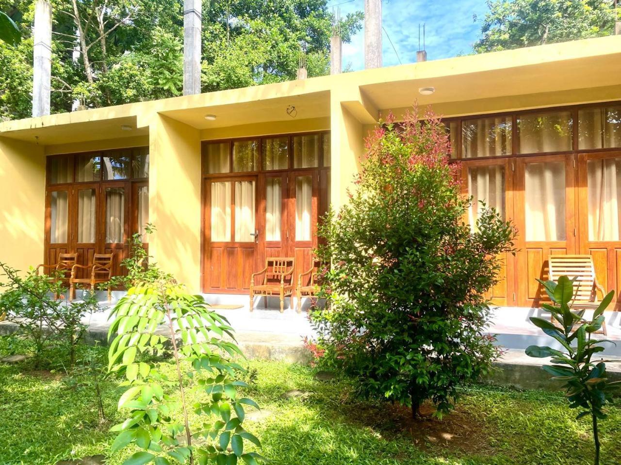Talalla Ocean Beach Bungalow Matara Buitenkant foto